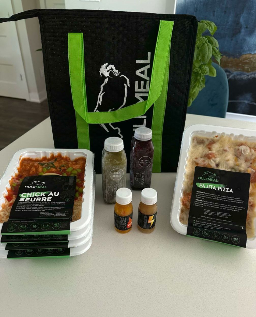 Hulkmeal bag with healthy meals and detox shots